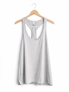 Under Armour Gray Athletic Tank Top Women’s Medium Workout Top